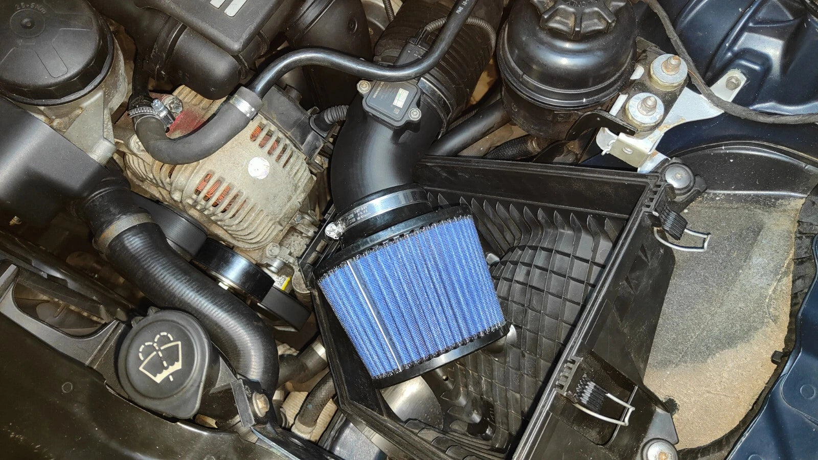 BMW 5 Series (E60) 2004-2010 Cone air filter adapter for E60 N52 ENGINE.